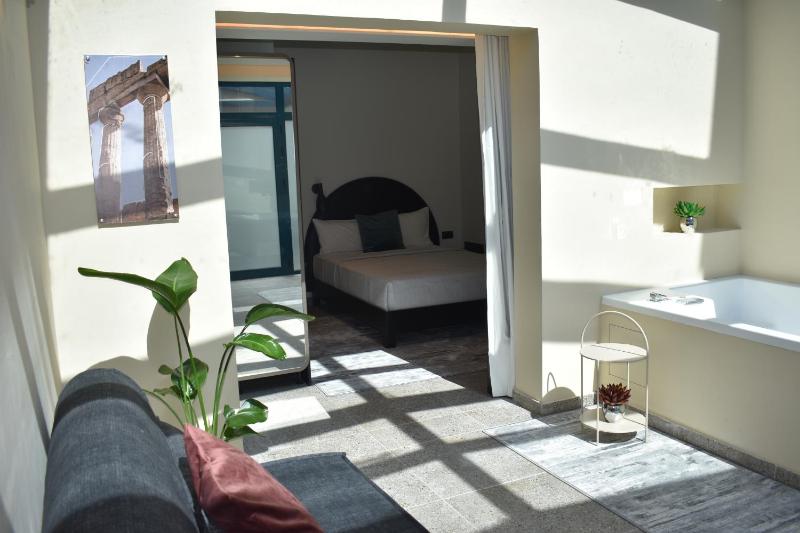 Loft Prestige Suite with Hot Tub image 3