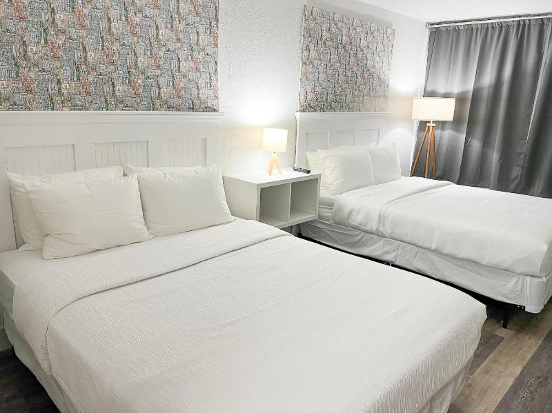Standard Double Room image 3