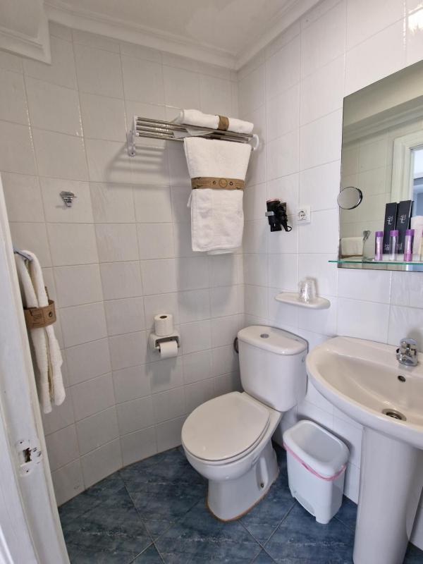Hostal Fidalgo - image 31