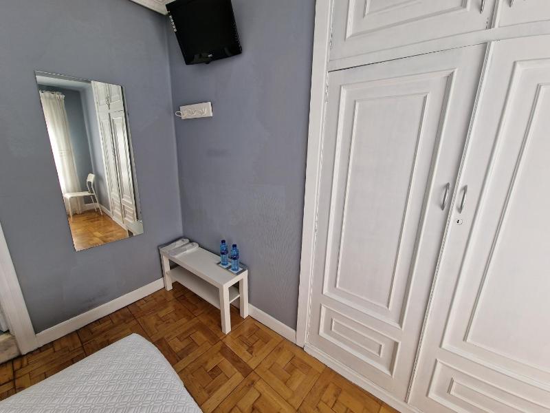 Hostal Fidalgo - image 41