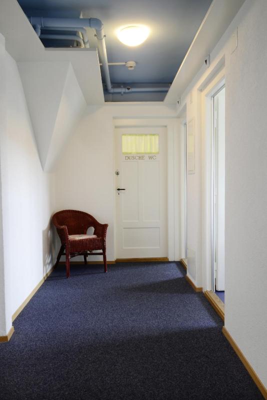 Standard Single Room with Shared Bathroom image 2