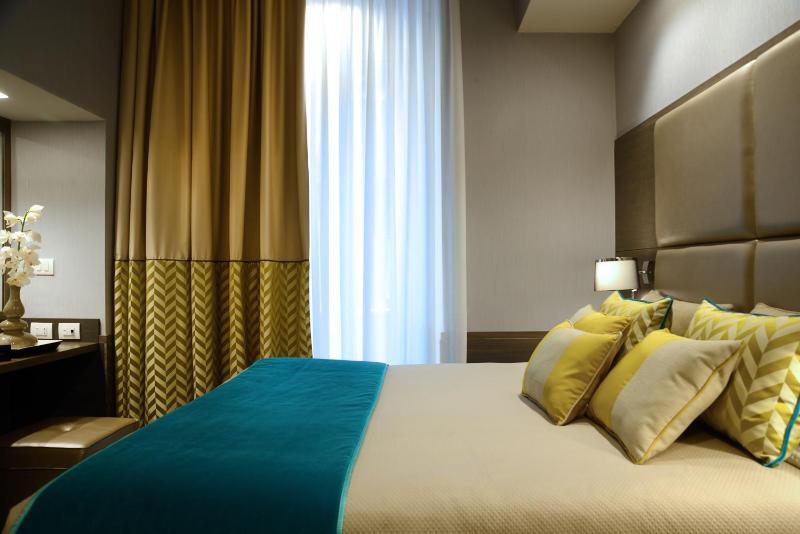 Superior Double Room image 4