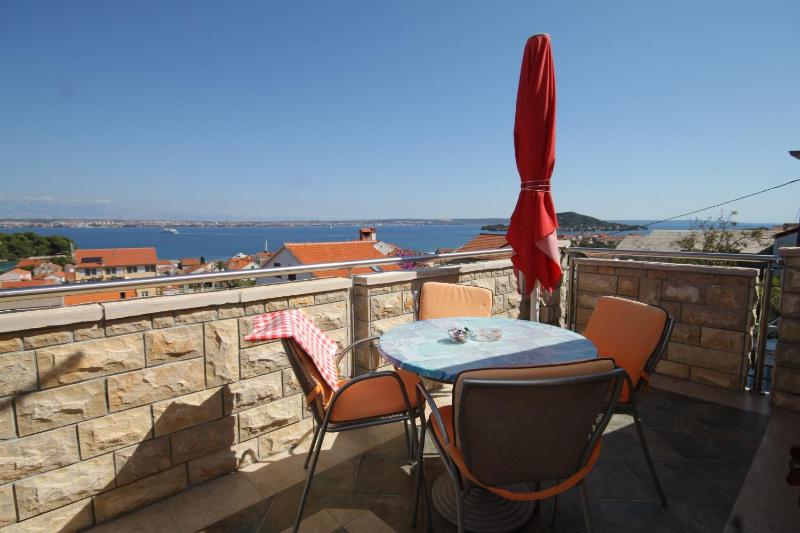 Two-Bedroom Apartment with Terrace and Sea View image 3