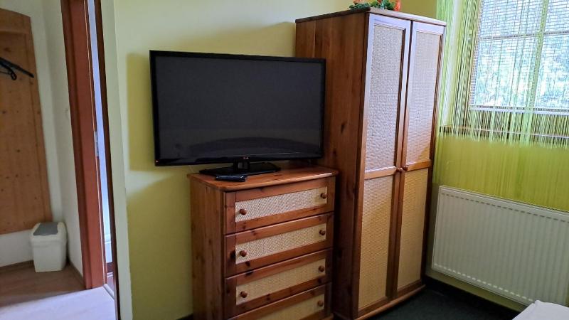 Double Room image 3