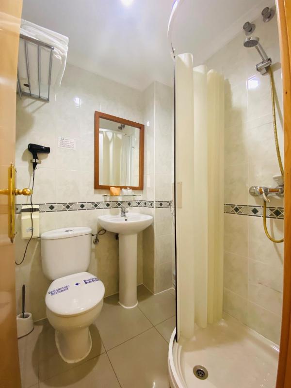 Hostal L'Anfora - image 4