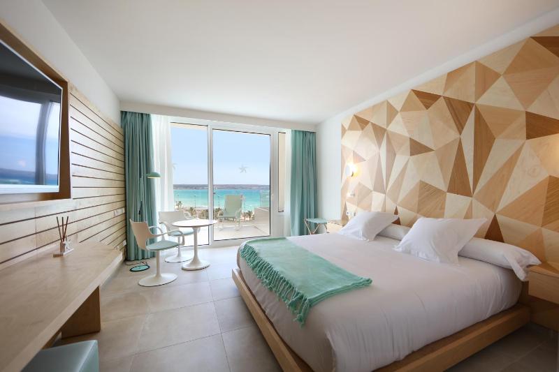 Twin Room with Sea View image 1