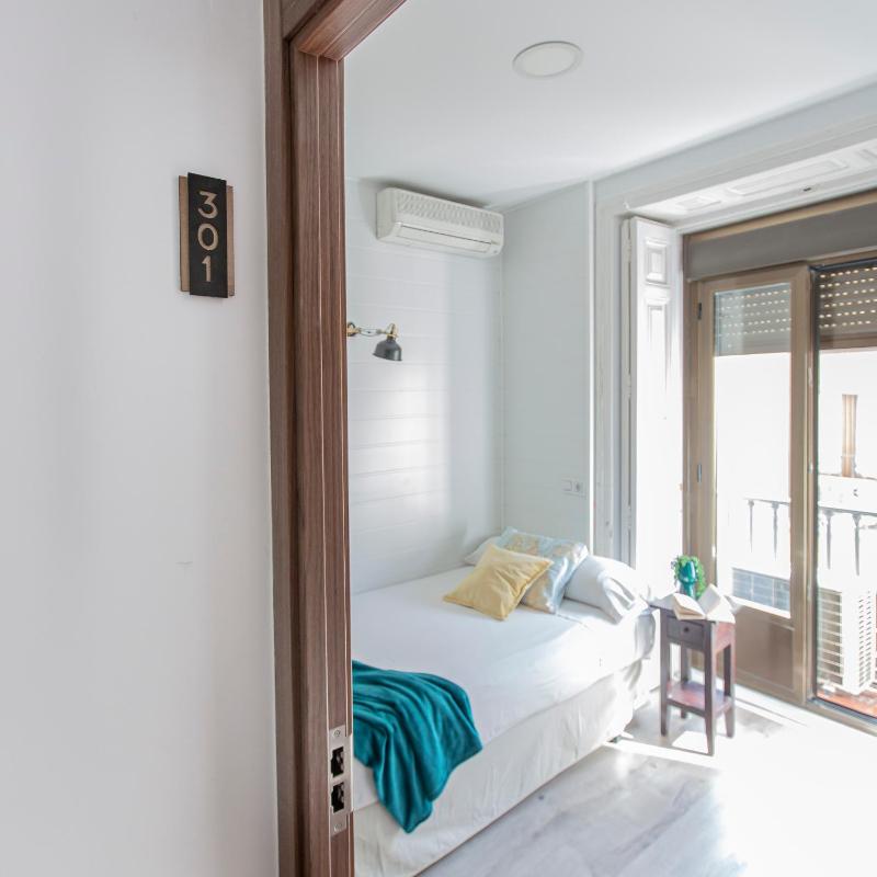 Single Room image 3