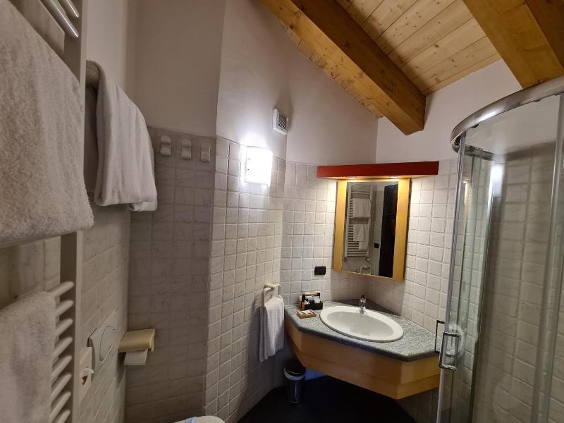 Superior Triple Room image 4