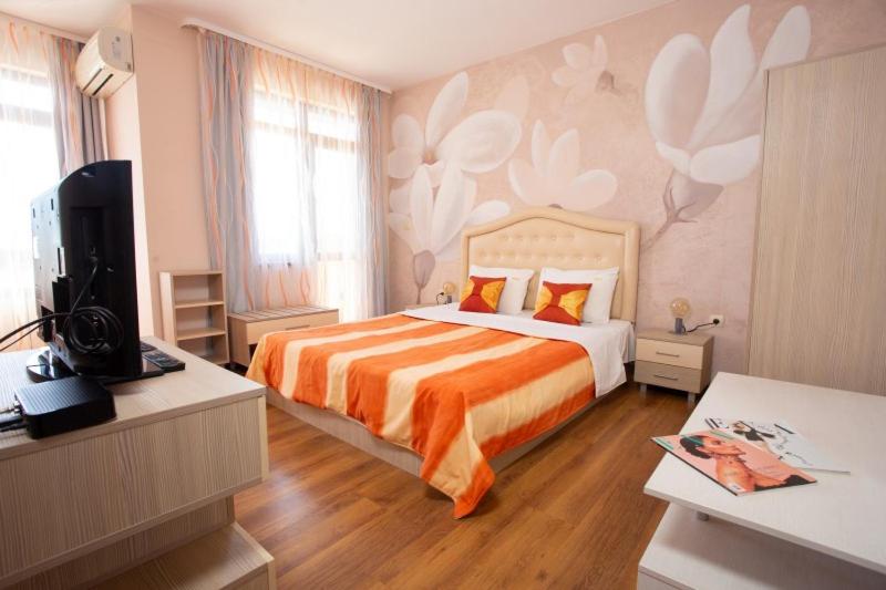 Comfort Triple Room image 2