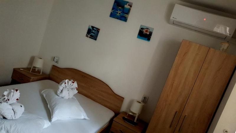 Double Room with Private Bathroom image 4