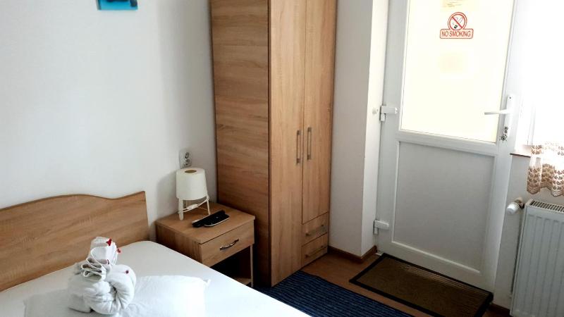 Double Room with Private Bathroom image 3
