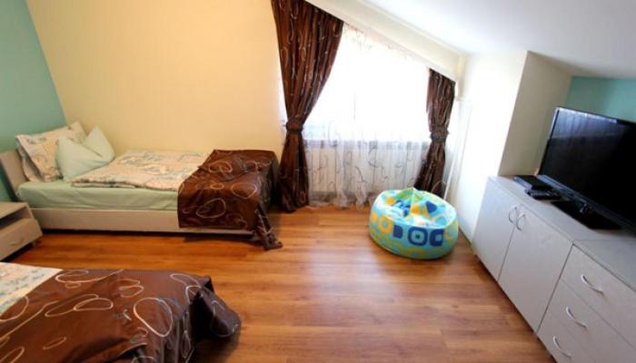 Large Double or Twin Room image 4
