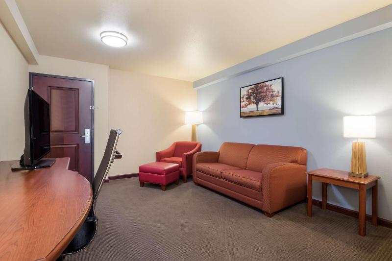 King Suite with Sitting Area image 3