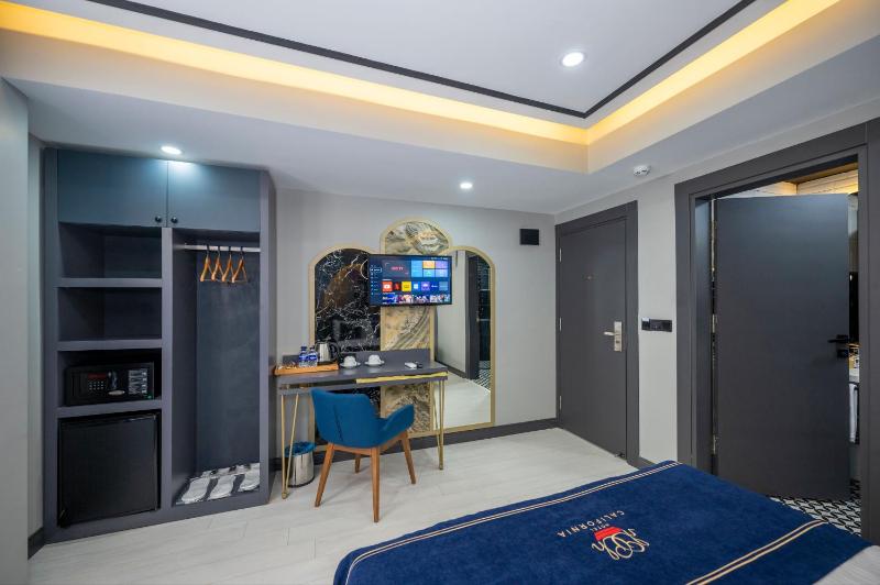 Standard Triple Room image 3
