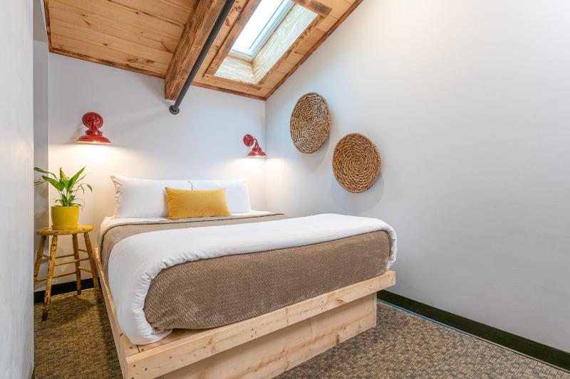 Deluxe Room image 4