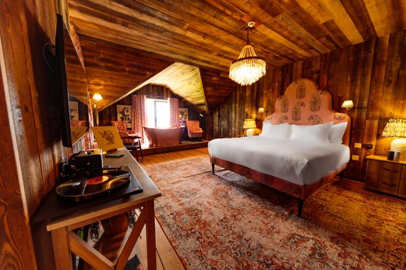 The Lakeview Suite image 1