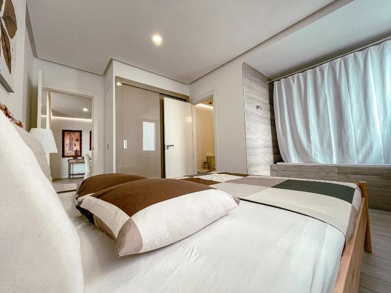 3 Bedroom Ocean Garden Apartment Heated Pool & Parking PP207 - image 10