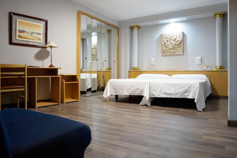 Budget Double Room image 3
