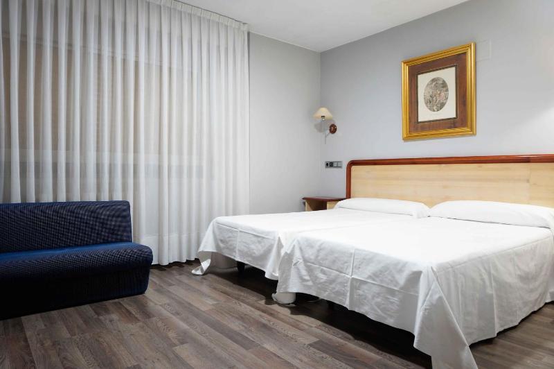 Budget Single Room image 3