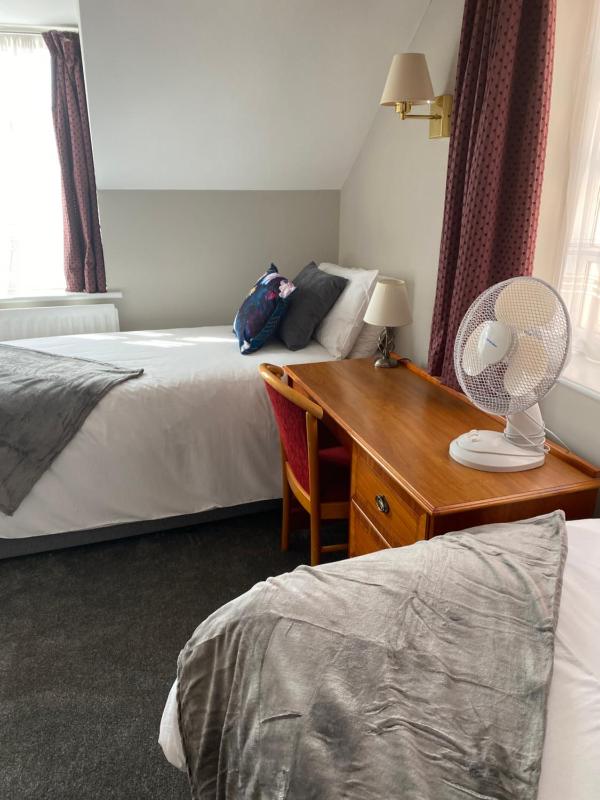 Two-Bedroom House image 4