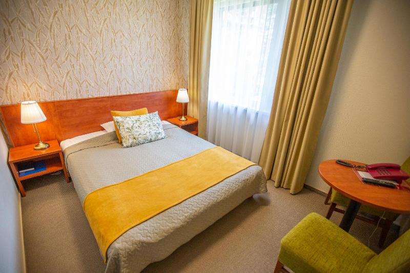 Standard Double Room image 3