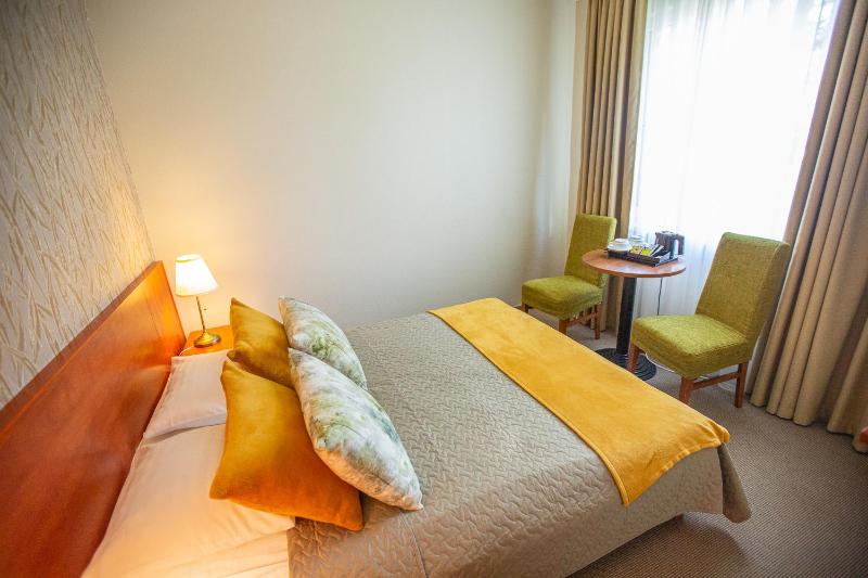 Standard Double Room image 4