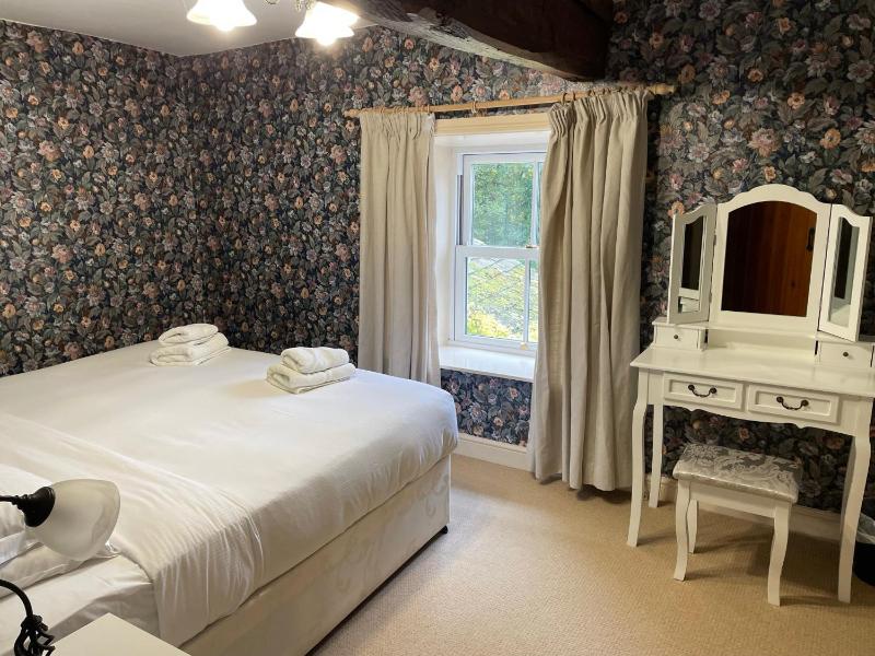 Two-Bedroom Cottage image 4