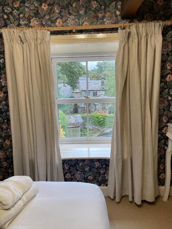 Two-Bedroom Cottage image 3