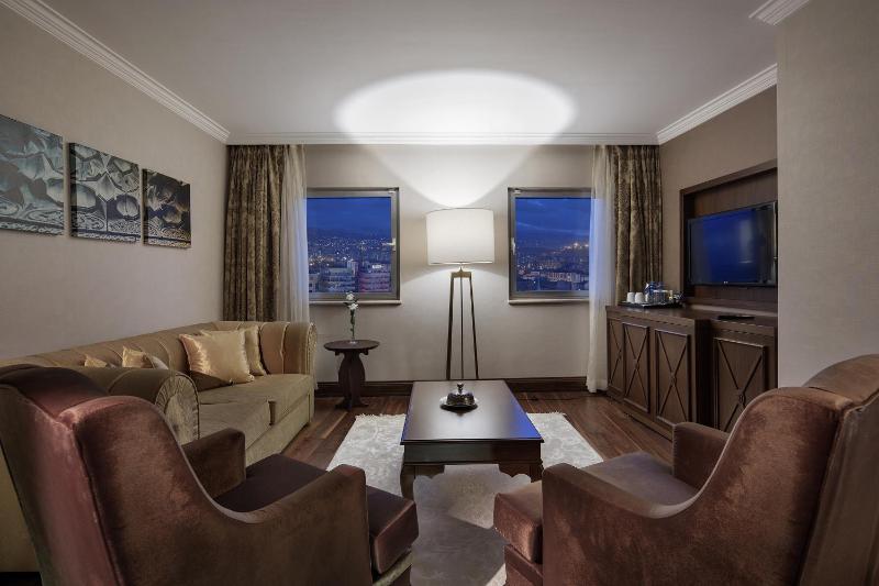 Executive Deluxe Suite image 4