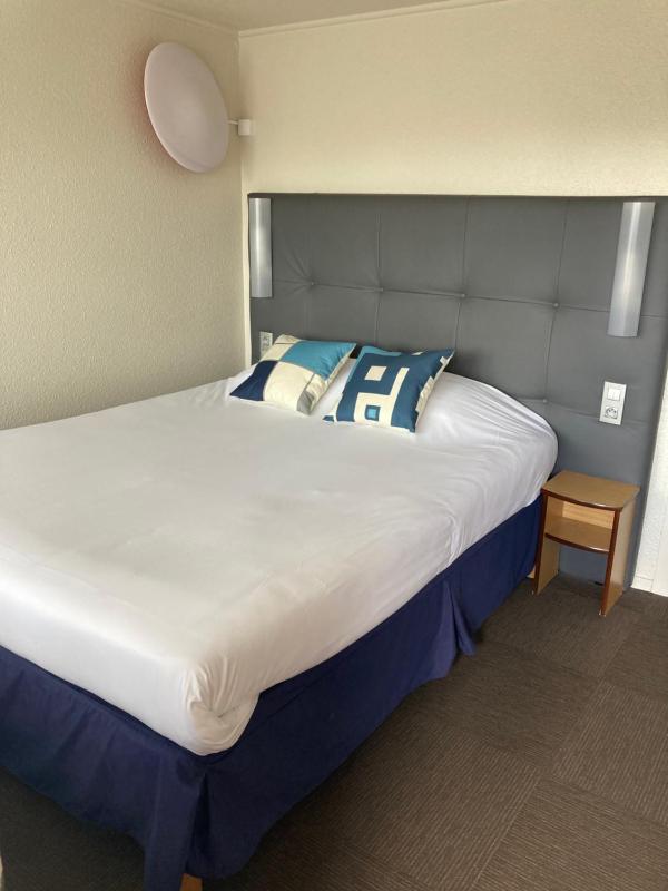 Standard Double Room image 2