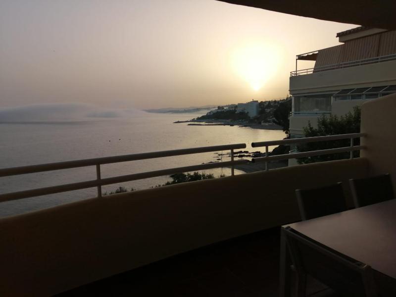 Holidays2Torrequebrada Sea view Front beach pool - image 7