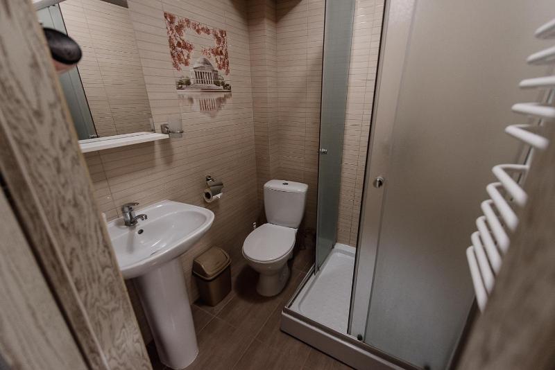Deluxe Double or Twin Room image 2