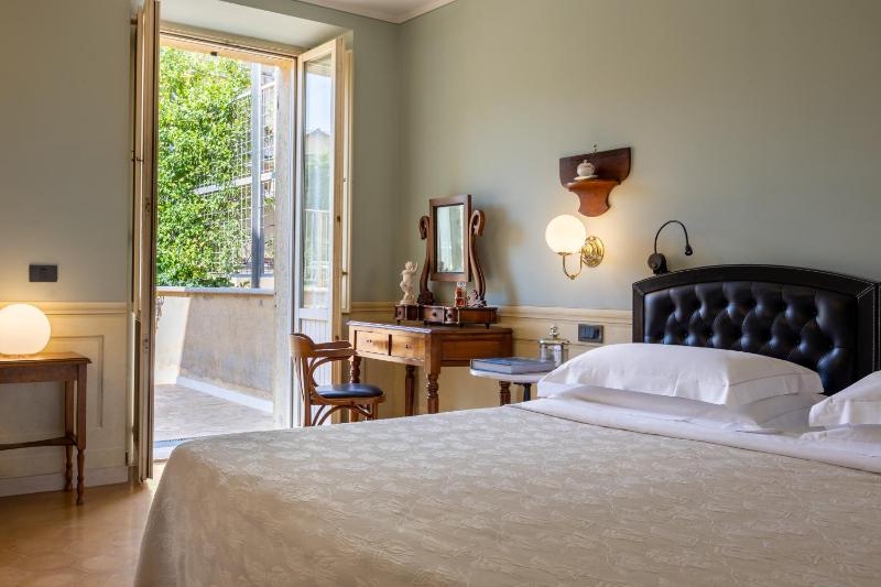 Superior Double or Twin Room with Terrace image 2