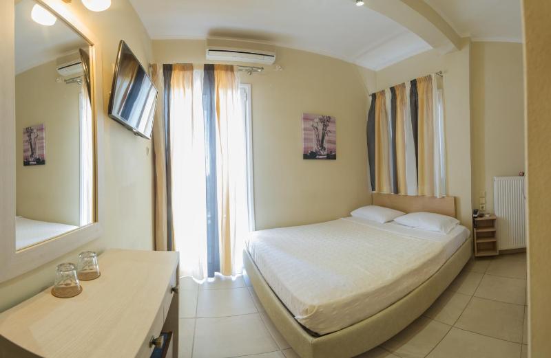 Mini Room seaview image 2