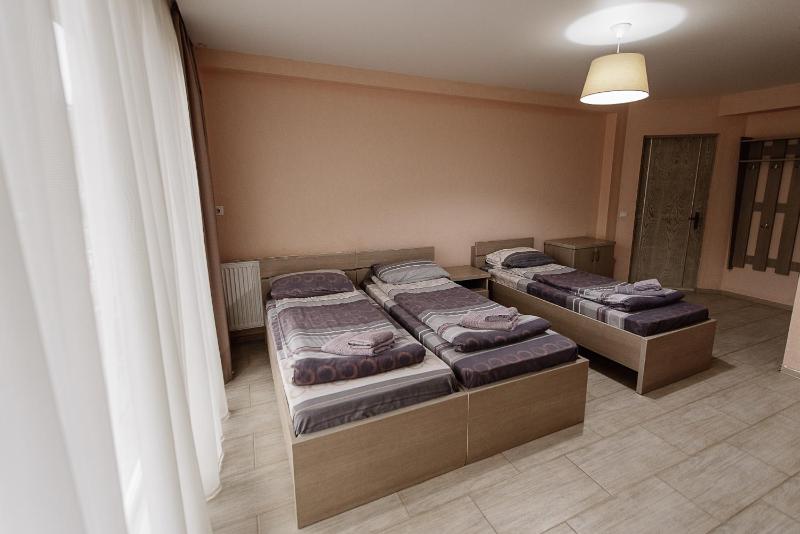 Deluxe Triple Room image 3
