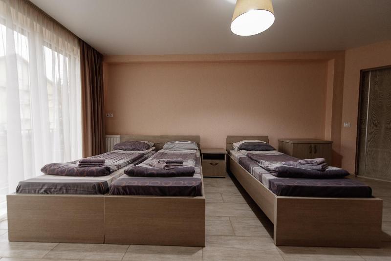 Deluxe Triple Room image 4