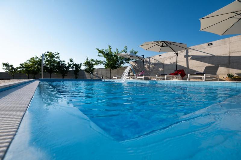 Holiday apartment in Privlaka with sea view balcony air conditioning WiFi 3598-1 - image 2