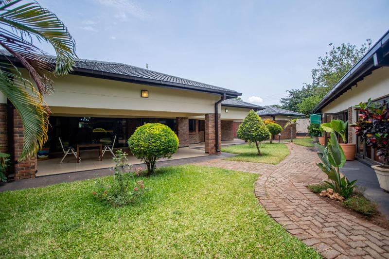 The Victoria Falls Deluxe Suites - image 5