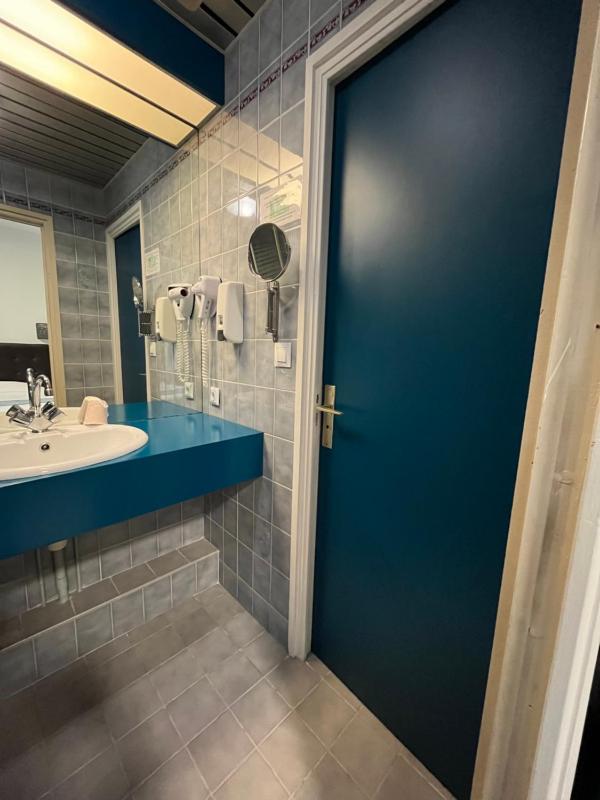 Large Twin Room image 1