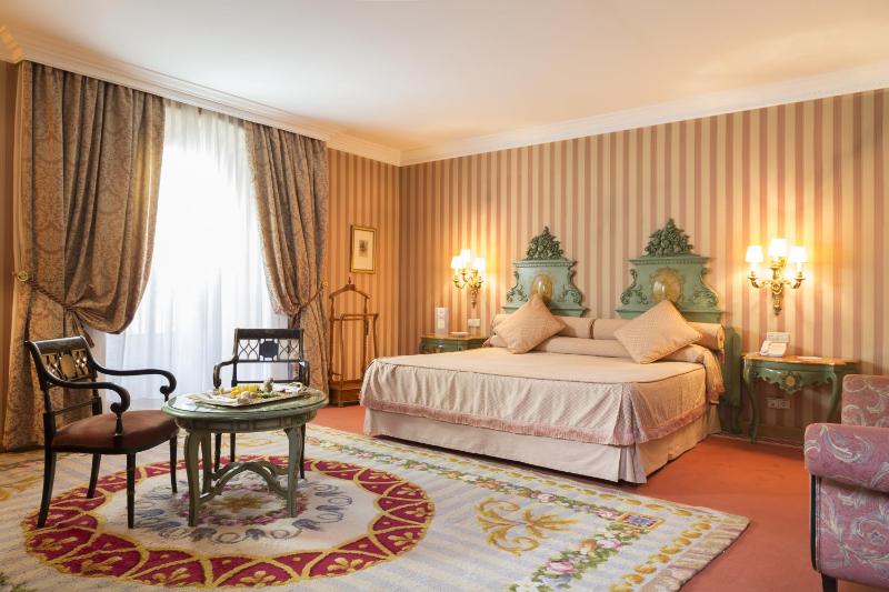 Eurostars Hotel De La Reconquista - image 17