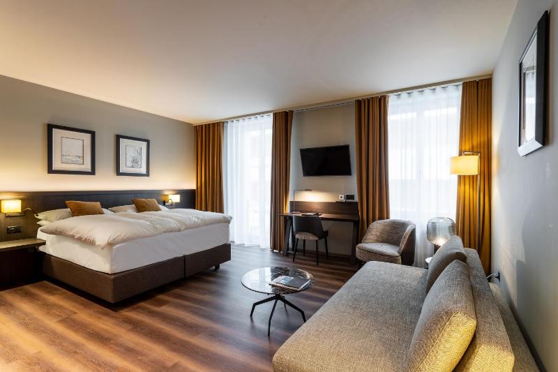 Junior Suite image 2