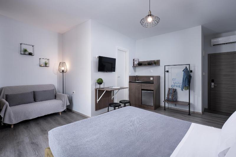 Standard Triple Room image 2