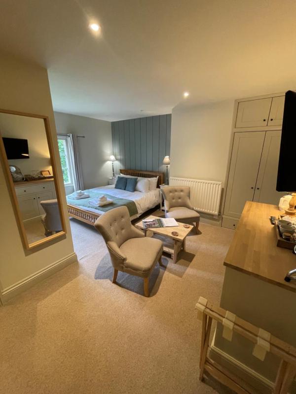Double Room Ensuite image 4