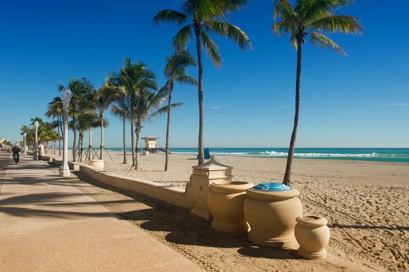 Hollywood Beachside Boutique Suites - image 42