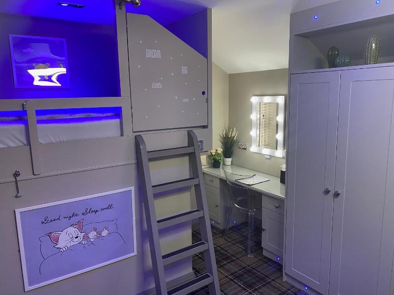 Family Room with Bathroom image 4