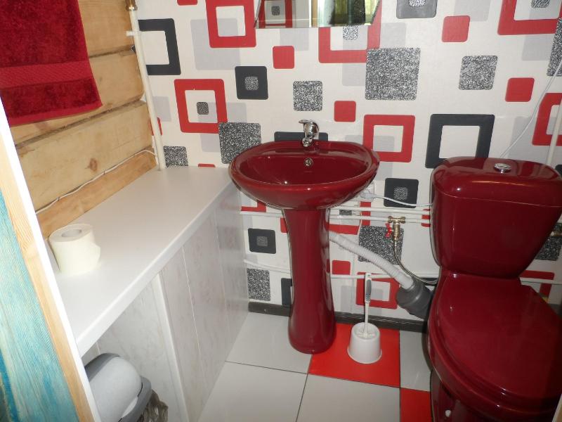 Family Room with Shower image 2