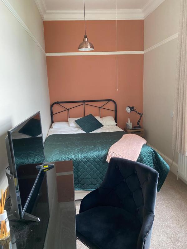 Standard Double Room with Shared Bathroom image 2