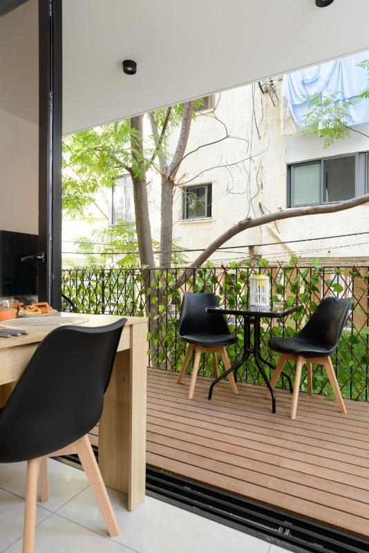 Stylish 2 BR with Balcony in Ben Yehuda by HolyGuest - image 12