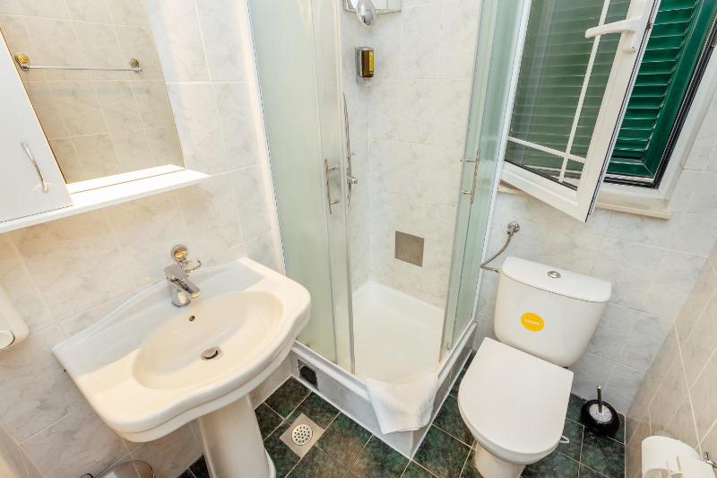 Apartment with Sea View image 3