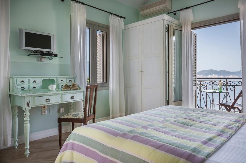 Suite with Balcony image 1